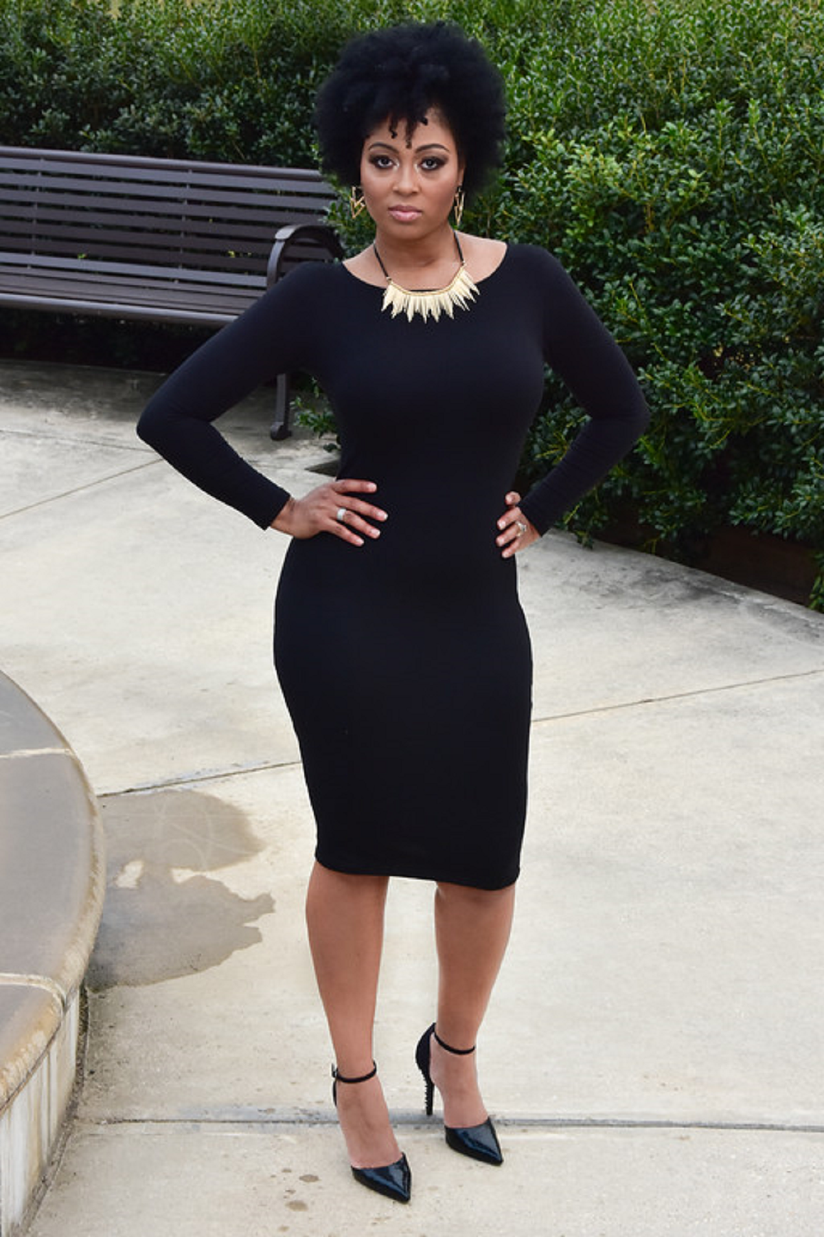 Nia Fitted Bodycon in Black L / Black Nia Fitted Bodycon in Black L / Black